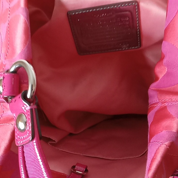 COACH Womens Bella Pink Poppy Story Patch Shoulder Tote Bag. Barbie - Picture 5 of 7